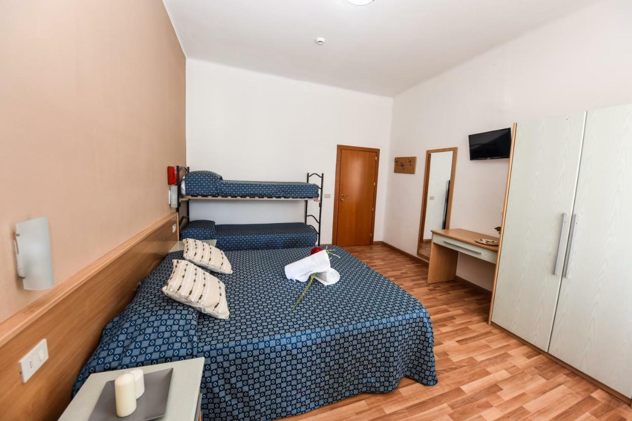 Hotel Miramare Марота Екстериор снимка