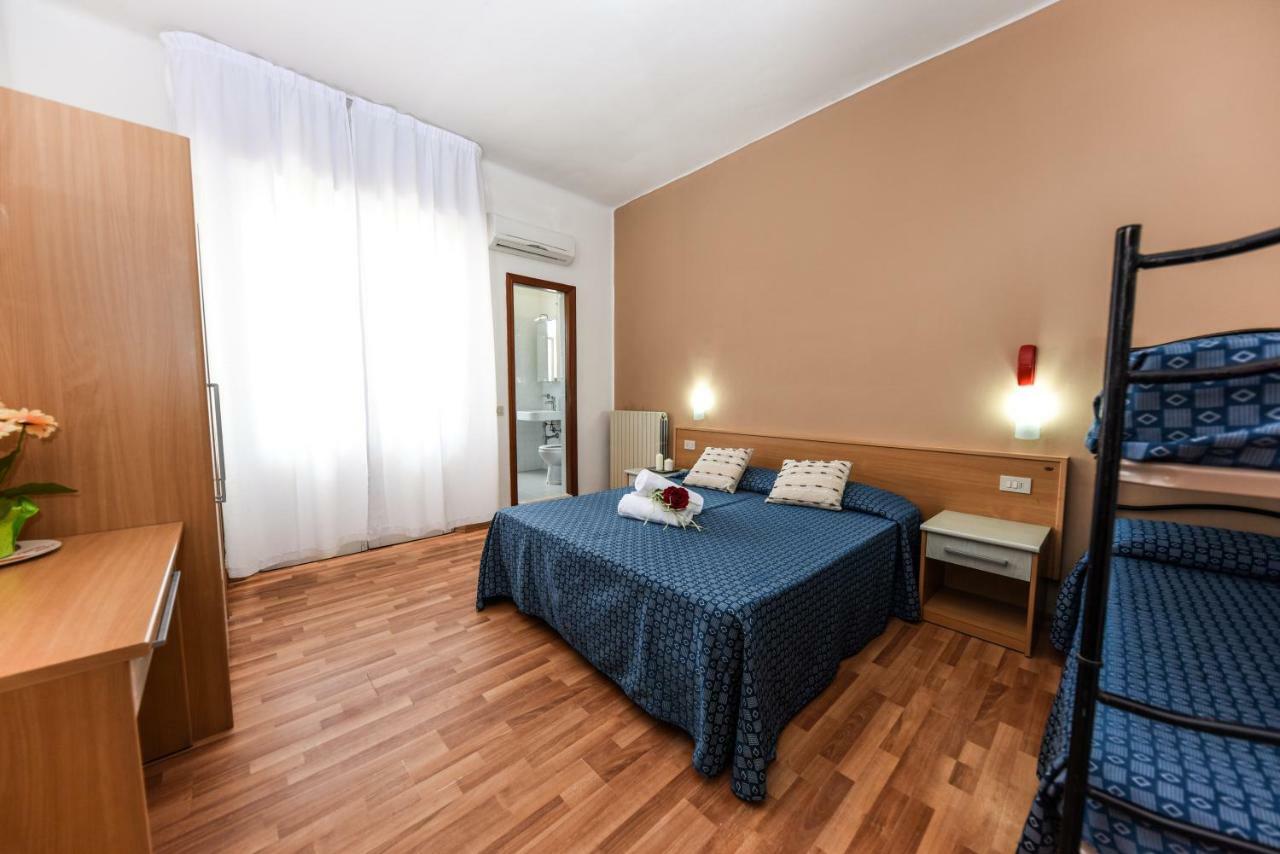 Hotel Miramare Марота Екстериор снимка